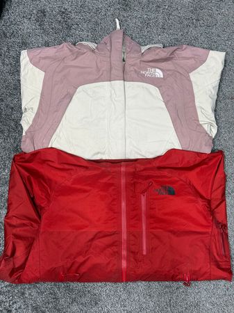 TNF ウィンドブレーカー