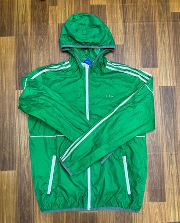 MOLETOM ADIDAS À PROVA DE VENTO