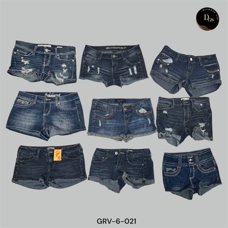 Y2K Classic Cut Denim Shorts – Dark Blue Edition (GRV-6-021)