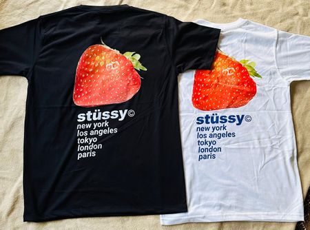 T-shirts style rework de visite de la ville Stussy fraise