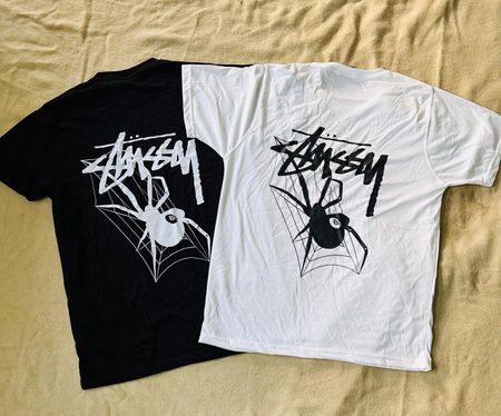 Stussy 8ball Spinnen-Retro-Stil T-Shirts