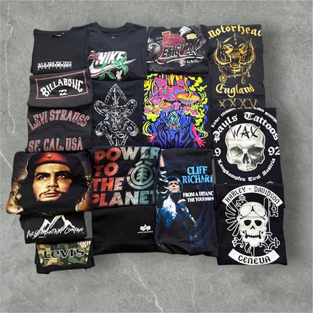 Black printed T-shirts 16 pieces