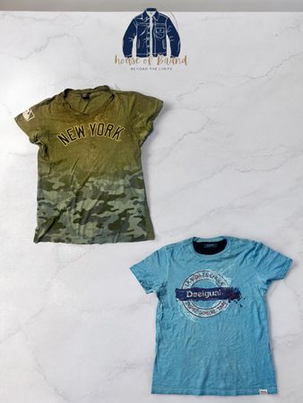 Gemischte Marken bedruckte T-Shirts