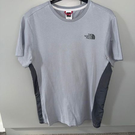 As camisetas The North Face