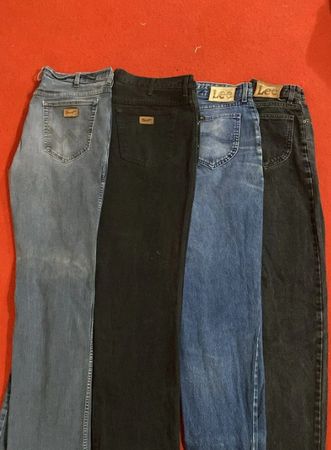 Carhart, Levi’s, Lee, wrangler et d'autres marques mélangent des lots