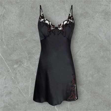 Women’s long nighty