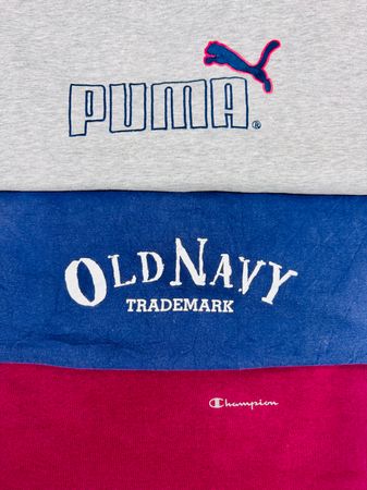 ブランド付きスウェットシャツ