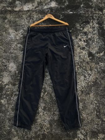 ナイキ トラックパンツ