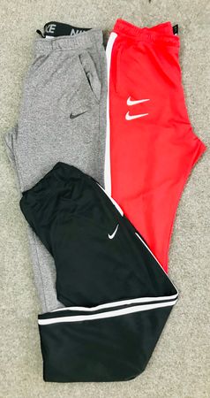 プレミアムのナイキトラックパンツ