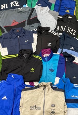 Jaquetas de trilha com marca