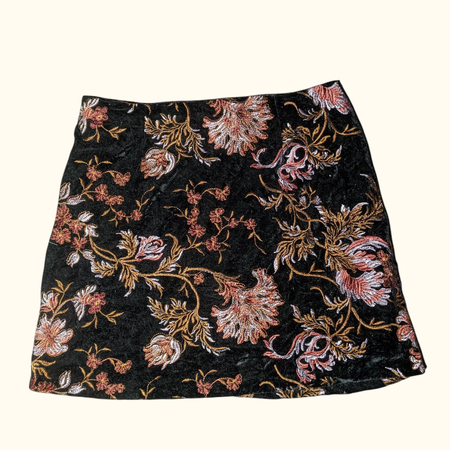 SAY#278 Elegant Vintage-Style Embroidered mini Skirt – Fancy & Timeless