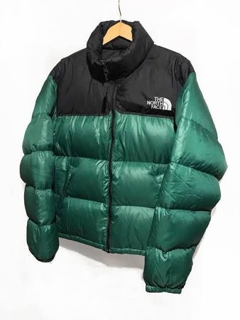 700,800 The North Face Puffers