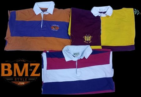 無地のポロTシャツ