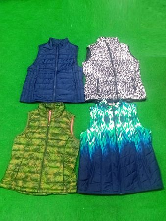 Unmarkierte Pufferjacke