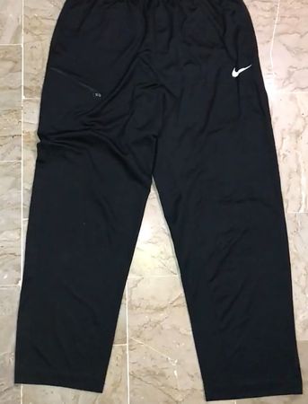 Klassische Nike Jogginghose