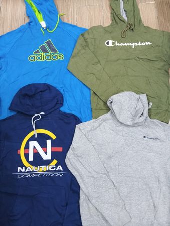 プレミアムブランドのスウェットシャツ