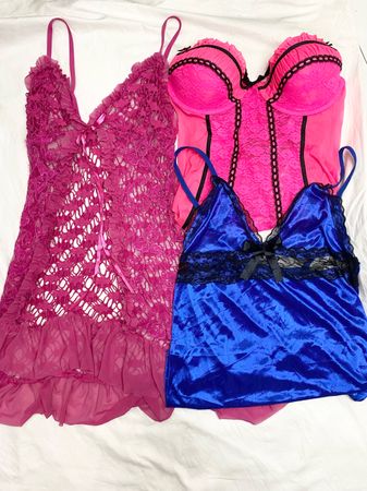 Retro Romance: The Ultimate Lingerie Closet Starter (Vr-129) bales