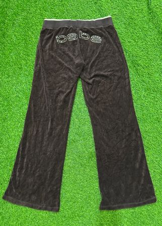 Pantalones rosas y de bebé