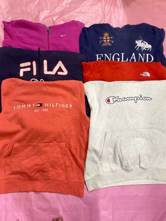 ブランデッドフーディ