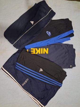 Pantaloni da allenamento Nike e Adidas