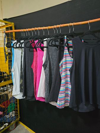 AV-0020 Lululemon Tank Tops 15 Pcs