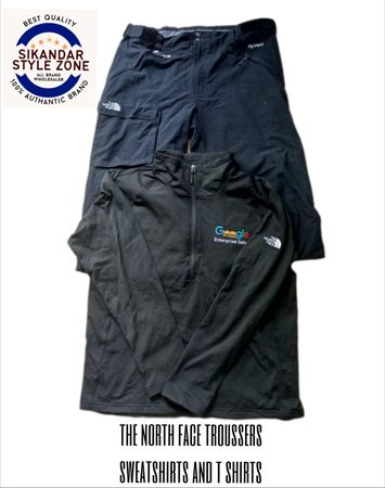 Sweatshirt The North Face, t-shirt et pantalons