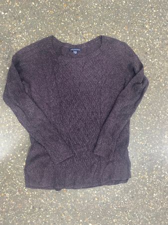 146 | American Eagle Sweater