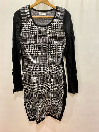 Suéteres longos Calvin Klein & Guess