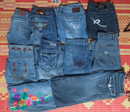 ROCAWEAR AND OTHER MIX BRANDS JEANS (ID 215)