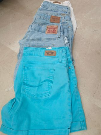Women Levi's shorts