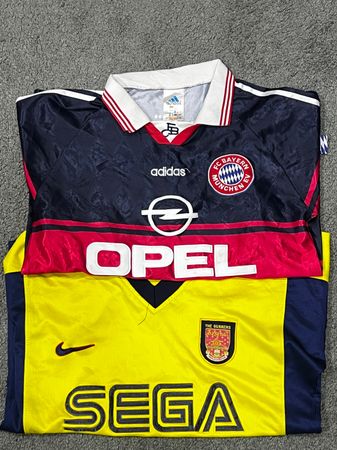 Camisa de clube autêntica de futebol