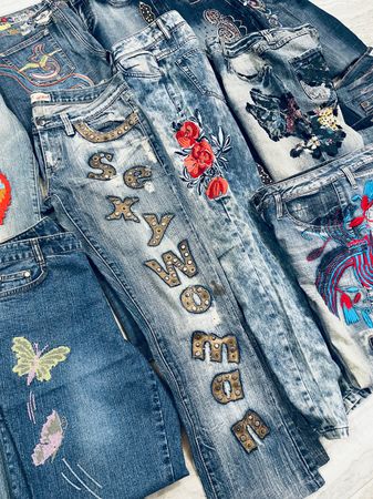 Jeans pour femmes brodés