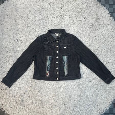 パッチ付きアップサイクルデニムジャケット