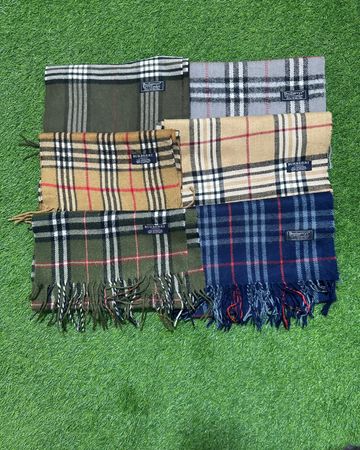 Écharpes Burberry de marque Y2k