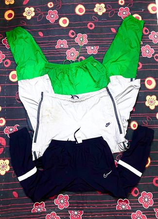 Pantalones deportivos de marcas mixtas