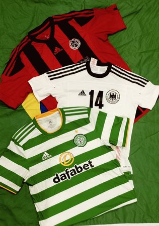 Camisas T-Shirt Auténticas de Fútbol
