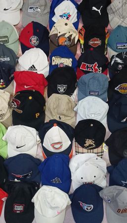 MIX BRAND CAP AND BASEBALL CAP