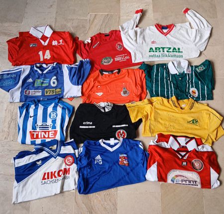 Pacote Aleatório de Camisas de Futebol do Mundo Todo Vintage e Moderno Europeu, Reino Unido, EUA e Mais