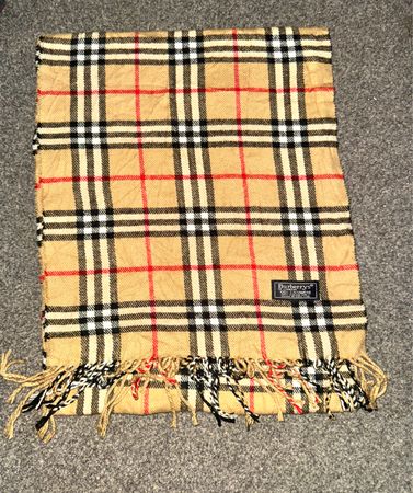 Écharpes Burberry couleur beige