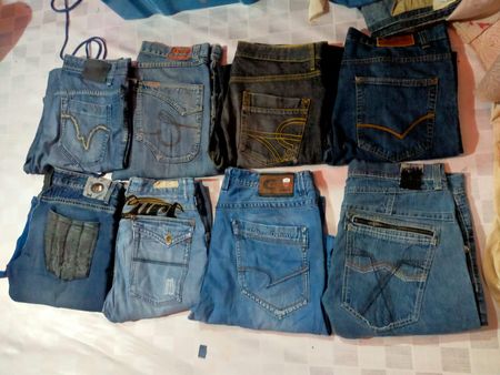 TOMMY HILFIGER AND OTHER MIX BRANDS JEANS (MR 64)