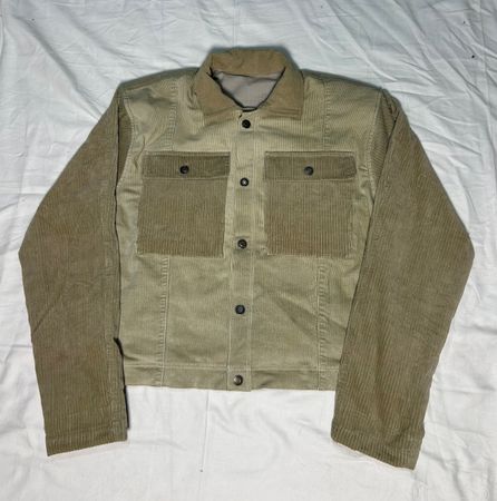 Chaquetas de pana recicladas con bolsillo estilo parche