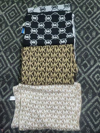 Micheal kors Scarves