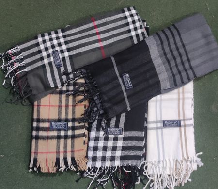 Cachecóis Burberry