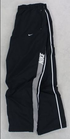 プレミアムナイキトラックパンツ