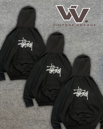 Sweat à capuche noir brodé relooké Stussy #231025