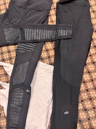 Alo Leggings and Top's