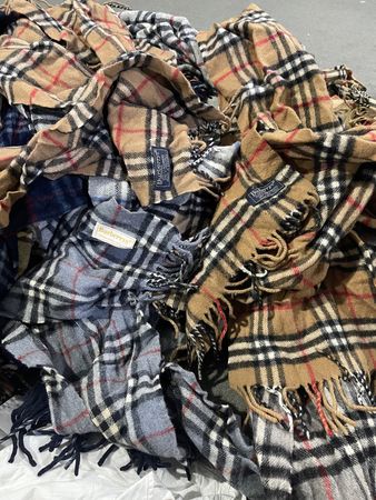 Foulard Burberry autentici di alta qualità