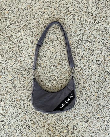 Name: Upcycled Lacoste Umhängetasche