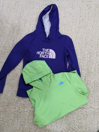 Le sweat à capuche The North Face / Coupe classique chaude et confortable