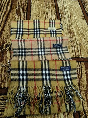 Écharpes beige Burberry